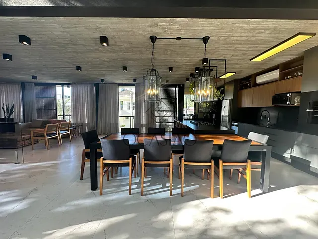 Casa com 522m² 4 quartos e 5 banheiros, à venda, no bairro Barra em Balneário Camboriú