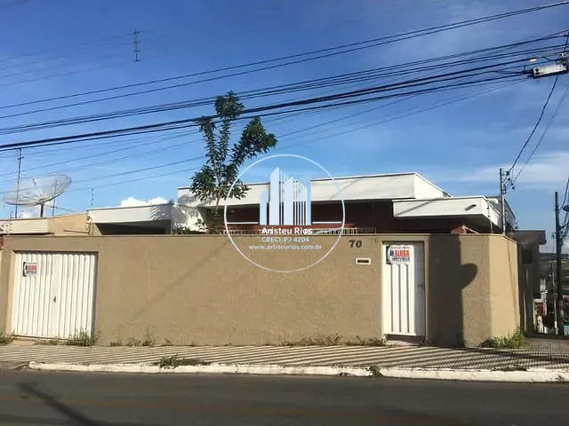 Casa com 200m² 4 quartos e 2 banheiros, para alugar, no bairro Santa Doroteia em Pouso Alegre