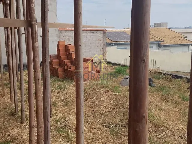 Casa com 450m² 3 quartos e 4 banheiros, à venda, no bairro Residencial Nova Floresta em Guaxupé