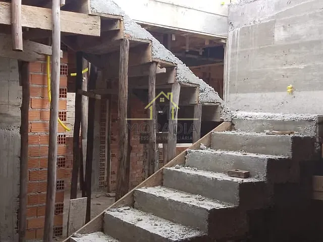 Casa com 450m² 3 quartos e 4 banheiros, à venda, no bairro Residencial Nova Floresta em Guaxupé