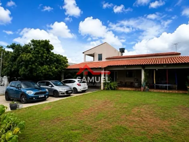 Casa com 700m² 3 quartos e 2 banheiros, à venda, no bairro Setor Habitacional Arniqueira (Águas Claras) em Brasília