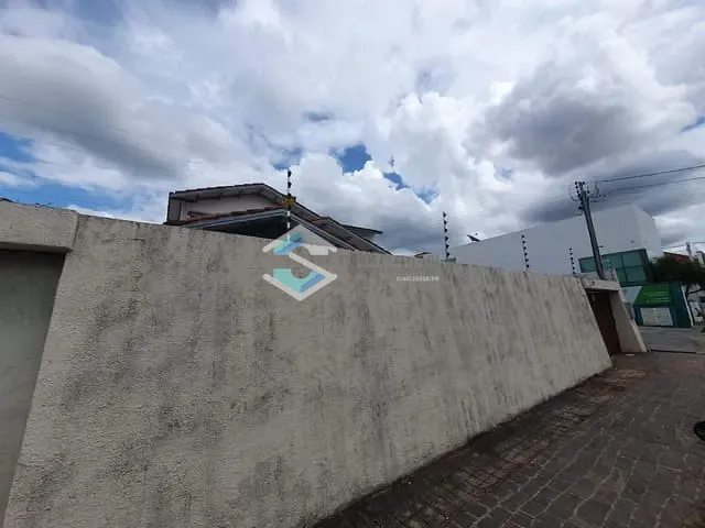 Casa com 573m², à venda, no bairro Centro em Jacarezinho