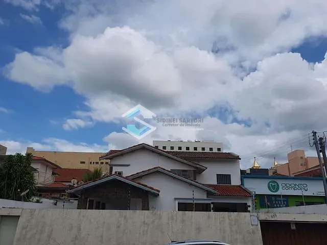 Casa com 573m², à venda, no bairro Centro em Jacarezinho