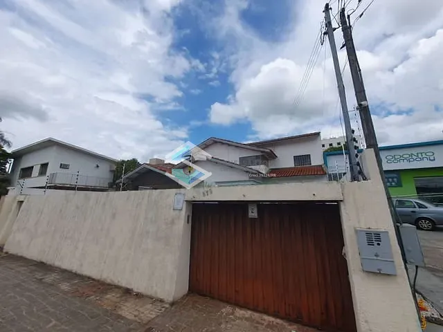 Casa com 573m², à venda, no bairro Centro em Jacarezinho