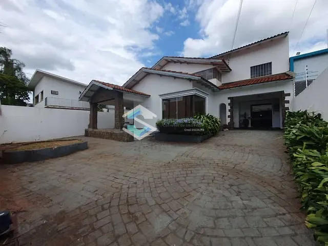 Casa com 573m², à venda, no bairro Centro em Jacarezinho
