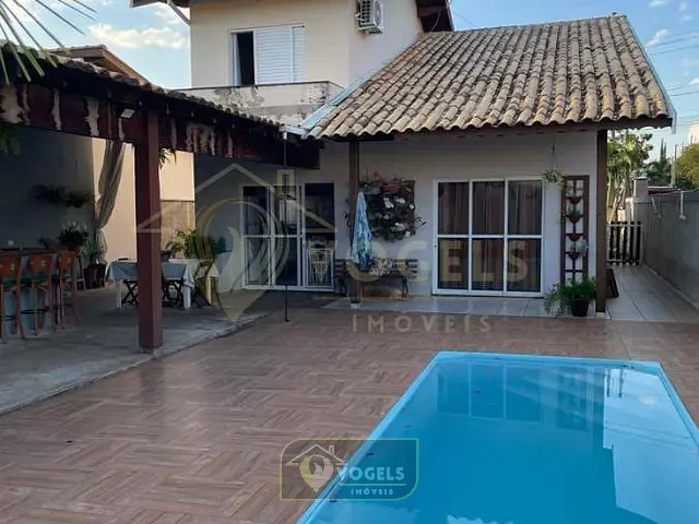 Casa 3 quartos e 4 banheiros, à venda, no bairro Parque Residencial Nova Holanda em Holambra