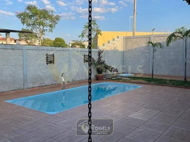 Casa 3 quartos e 4 banheiros, à venda, no bairro Parque Residencial Nova Holanda em Holambra