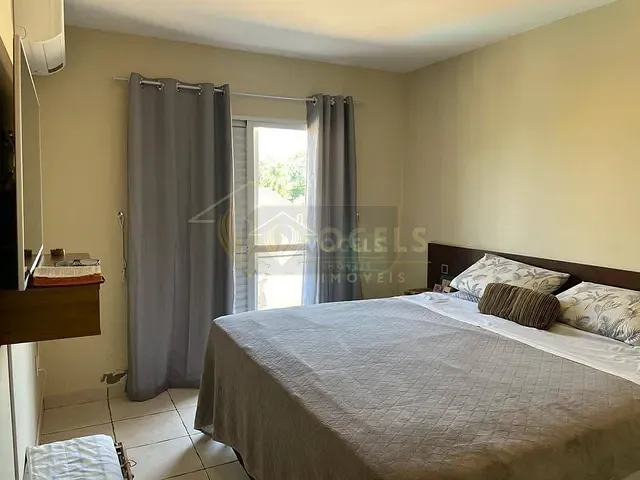 Casa 3 quartos e 4 banheiros, à venda, no bairro Parque Residencial Nova Holanda em Holambra