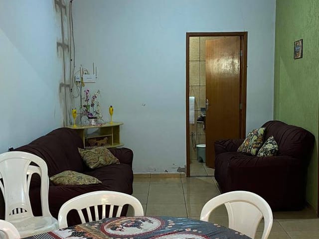 Casa com 750m² 3 quartos e 2 banheiros, à venda, no bairro Zona rural em Abadiânia
