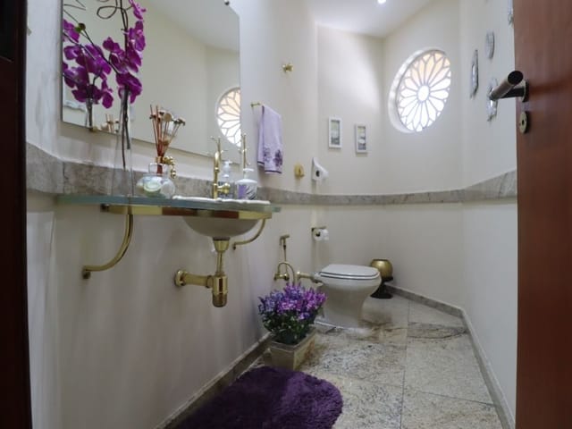 Casa 4 quartos e 3 banheiros, à venda, no bairro Bom Clima em Juiz de Fora