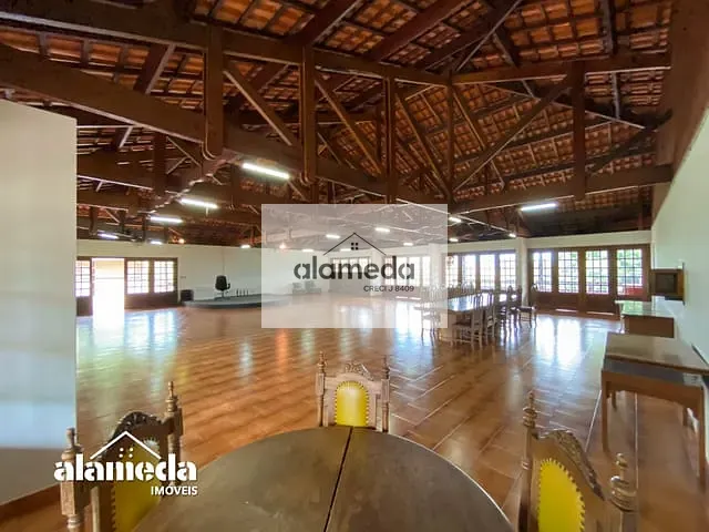 Ponto com 2325m², à venda, no bairro CENTRO em Jacarezinho