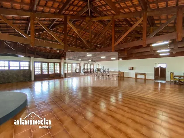 Ponto com 2325m², à venda, no bairro CENTRO em Jacarezinho