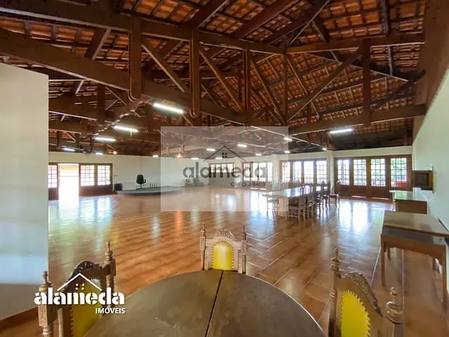 Ponto com 2325m², à venda, no bairro CENTRO em Jacarezinho