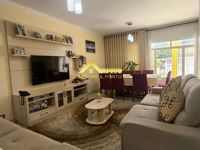 Casa com 250m² 3 quartos e 2 banheiros, à venda, no bairro Parque Continental I em Guarulhos