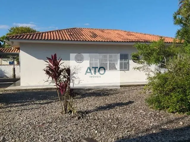 Casa com 2800m² 3 quartos e 2 banheiros, à venda, no bairro Praça em Tijucas