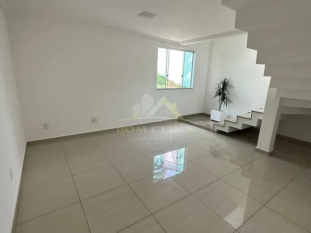 Casa 3 quartos e 2 banheiros, à venda, no bairro Nova Gramado em Juiz de Fora