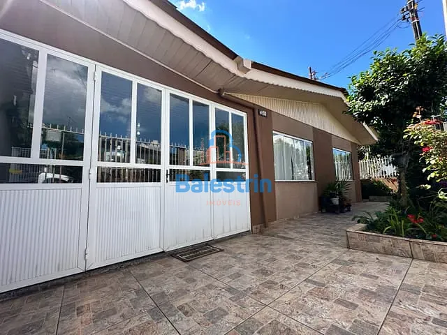 Casa 4 quartos e 3 banheiros, à venda, no bairro São Sebastião em Fraiburgo