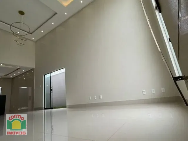 Casa com 300m² 3 quartos e 3 banheiros, à venda, no bairro Residencial Cerejeiras em Anápolis