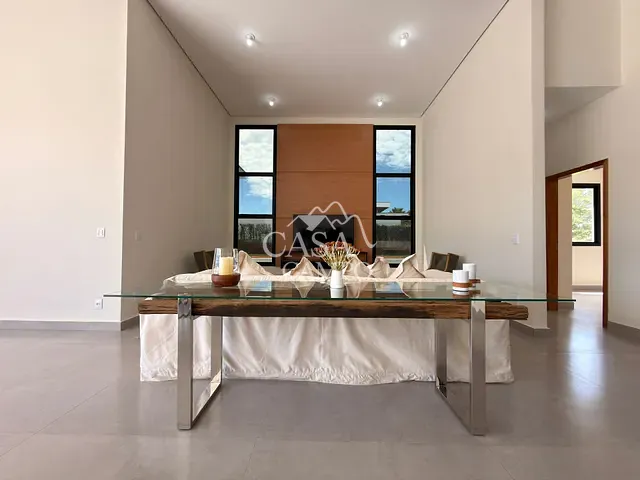 Casa com 1000m² 4 quartos e 6 banheiros, à venda ou para alugar, no bairro Residencial Fazenda Alvorada em Porto Feliz