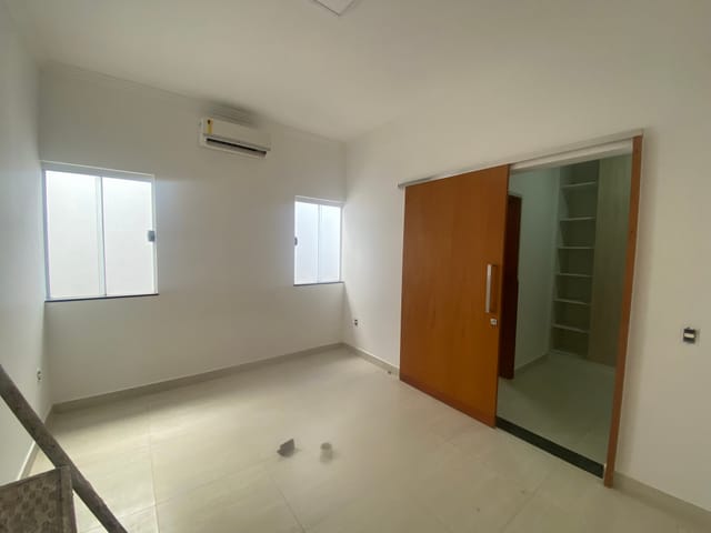 Casa com 266m² 2 quartos e 2 banheiros, à venda, no bairro Parque Taquaral em Piracicaba