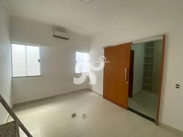 Casa com 266m² 2 quartos e 2 banheiros, à venda, no bairro Parque Taquaral em Piracicaba