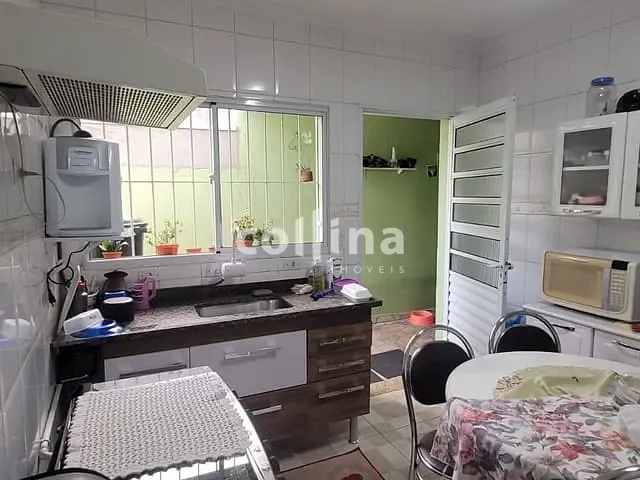 Casa com 80m² 3 quartos e 1 banheiro, à venda, no bairro Parque Santa Teresa em Carapicuíba