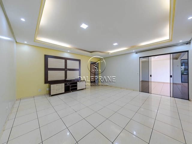 Casa com 500m² 4 quartos e 3 banheiros, à venda, no bairro Setor Habitacional Arniqueira (Águas Claras) em Brasília
