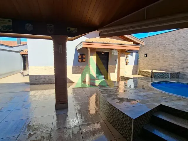 Casa com 392m² 3 quartos e 2 banheiros, à venda, no bairro Parque da Imprensa em Mogi Mirim