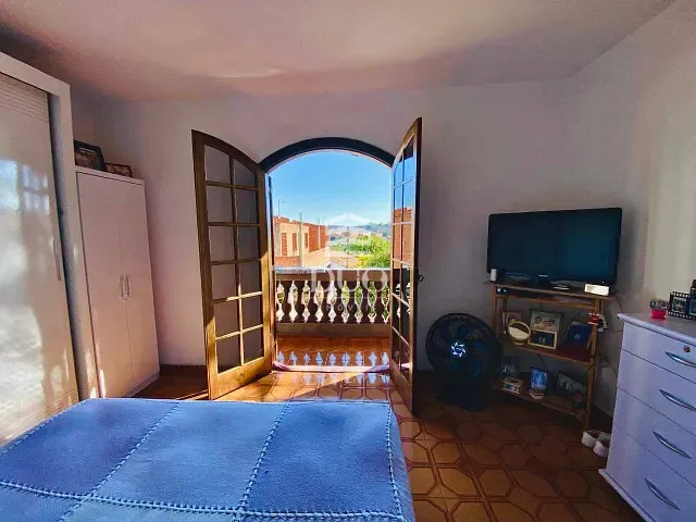 Casa com 500m² 6 quartos e 3 banheiros, à venda, no bairro Quitaúna em Osasco