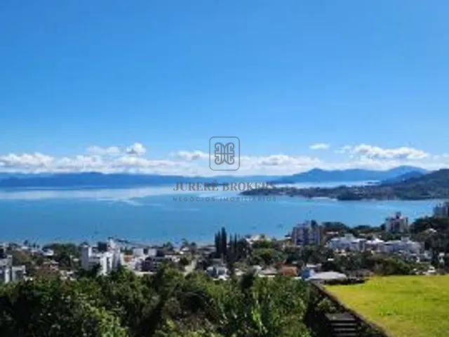 Casa 6 quartos e 7 banheiros, à venda, no bairro João Paulo em Florianópolis