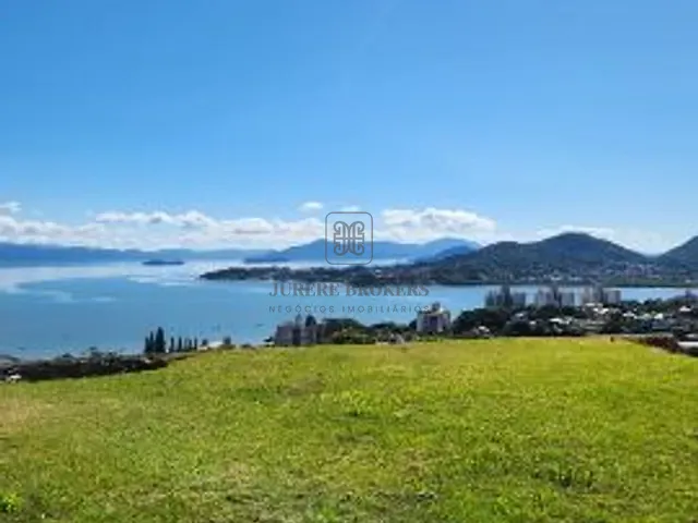 Casa 6 quartos e 7 banheiros, à venda, no bairro João Paulo em Florianópolis