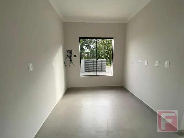 Casa 2 quartos e 1 banheiro, à venda, no bairro Centro em Itapoá