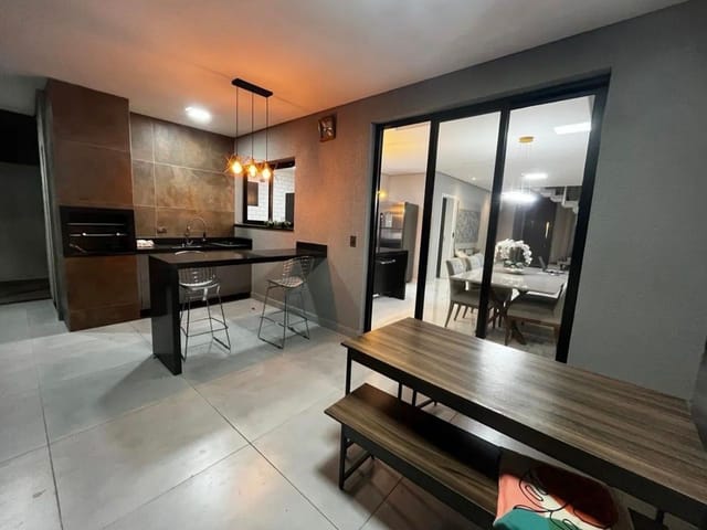 Casa com 260m² 4 quartos e 4 banheiros, à venda, no bairro Urbanova em São José dos Campos