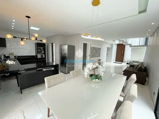 Casa com 260m² 4 quartos e 4 banheiros, à venda, no bairro Urbanova em São José dos Campos
