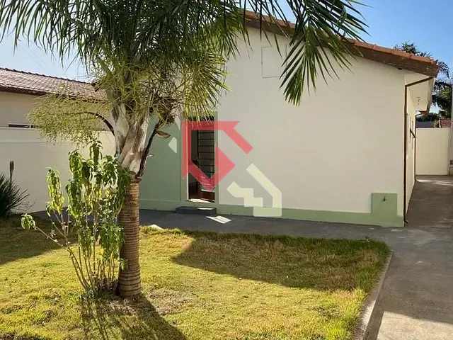 Casa com 141m² 3 quartos e 1 banheiro, à venda, no bairro Vila Brasil em Pirassununga