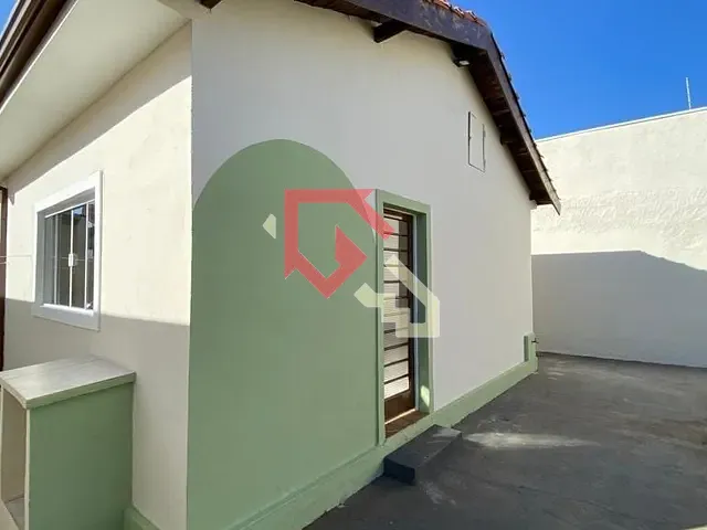 Casa com 141m² 3 quartos e 1 banheiro, à venda, no bairro Vila Brasil em Pirassununga