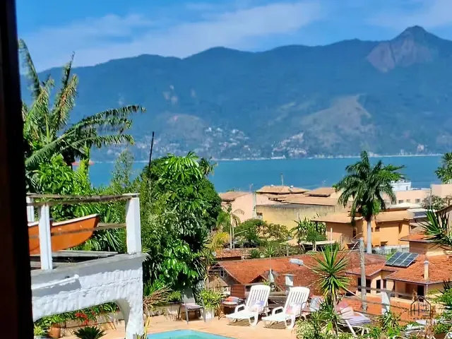 Casa com 1130m² 6 quartos e 5 banheiros, à venda, no bairro Praia do Arrastão em São Sebastião