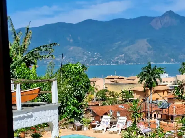 Casa com 1130m² 6 quartos e 5 banheiros, à venda, no bairro Praia do Arrastão em São Sebastião