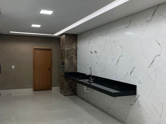 Casa com 210m² 3 quartos e 3 banheiros, à venda, no bairro Jardim Atlântico em Goiânia