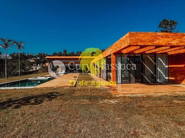 Casa com 1500m² 5 quartos e 5 banheiros, à venda ou para alugar, no bairro Condomínio Terras de São José em Itu
