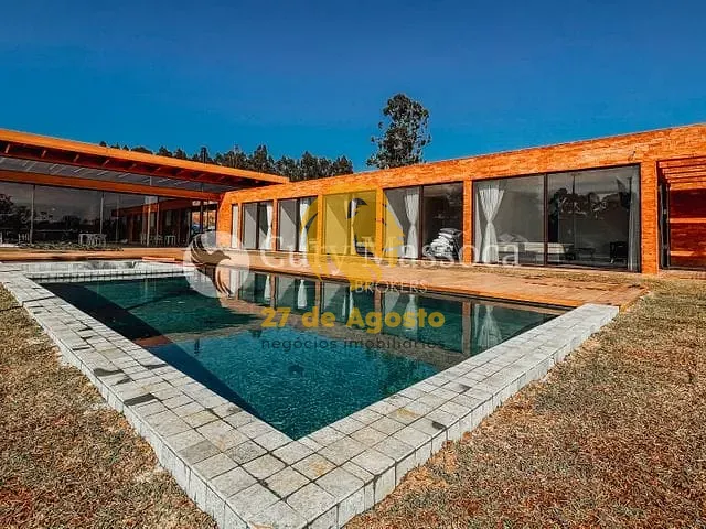 Casa com 1500m² 5 quartos e 5 banheiros, à venda ou para alugar, no bairro Condomínio Terras de São José em Itu