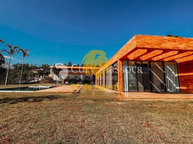 Casa com 1500m² 5 quartos e 5 banheiros, à venda ou para alugar, no bairro Condomínio Terras de São José em Itu