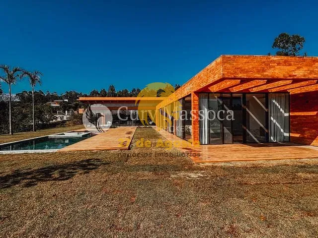 Casa com 1500m² 5 quartos e 5 banheiros, à venda ou para alugar, no bairro Condomínio Terras de São José em Itu
