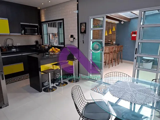Casa 3 quartos e 3 banheiros, à venda, no bairro Jaguaribe em Osasco