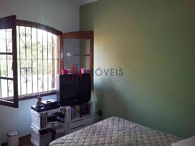Casa com 1200m² 4 quartos e 4 banheiros, à venda, no bairro Cidade Satélite em Atibaia