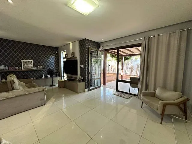Casa 3 quartos e 5 banheiros, à venda, no bairro Alves de Souza em Paulo Afonso