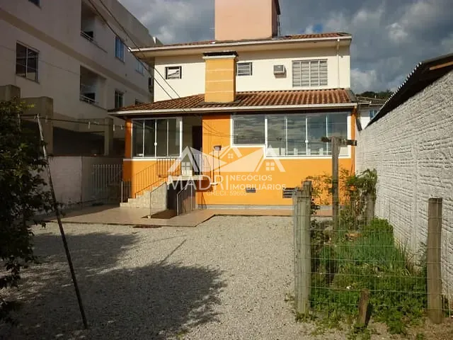 Casa com 482m², à venda, no bairro Forquilhas em São José