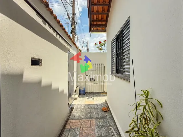 Casa com 160m² 2 quartos e 1 banheiro, à venda, no bairro Flávio Zacchi em Itapira