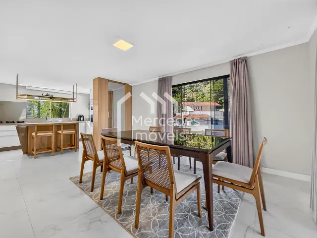 Casa com 500m² 4 quartos e 7 banheiros, à venda, no bairro Ariribá em Balneário Camboriú