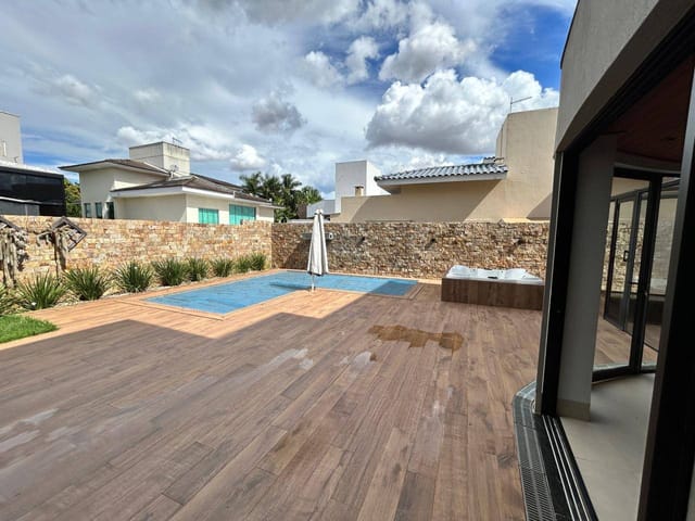 Casa com 494m² 4 quartos e 6 banheiros, à venda, no bairro Residencial Granville em Goiânia